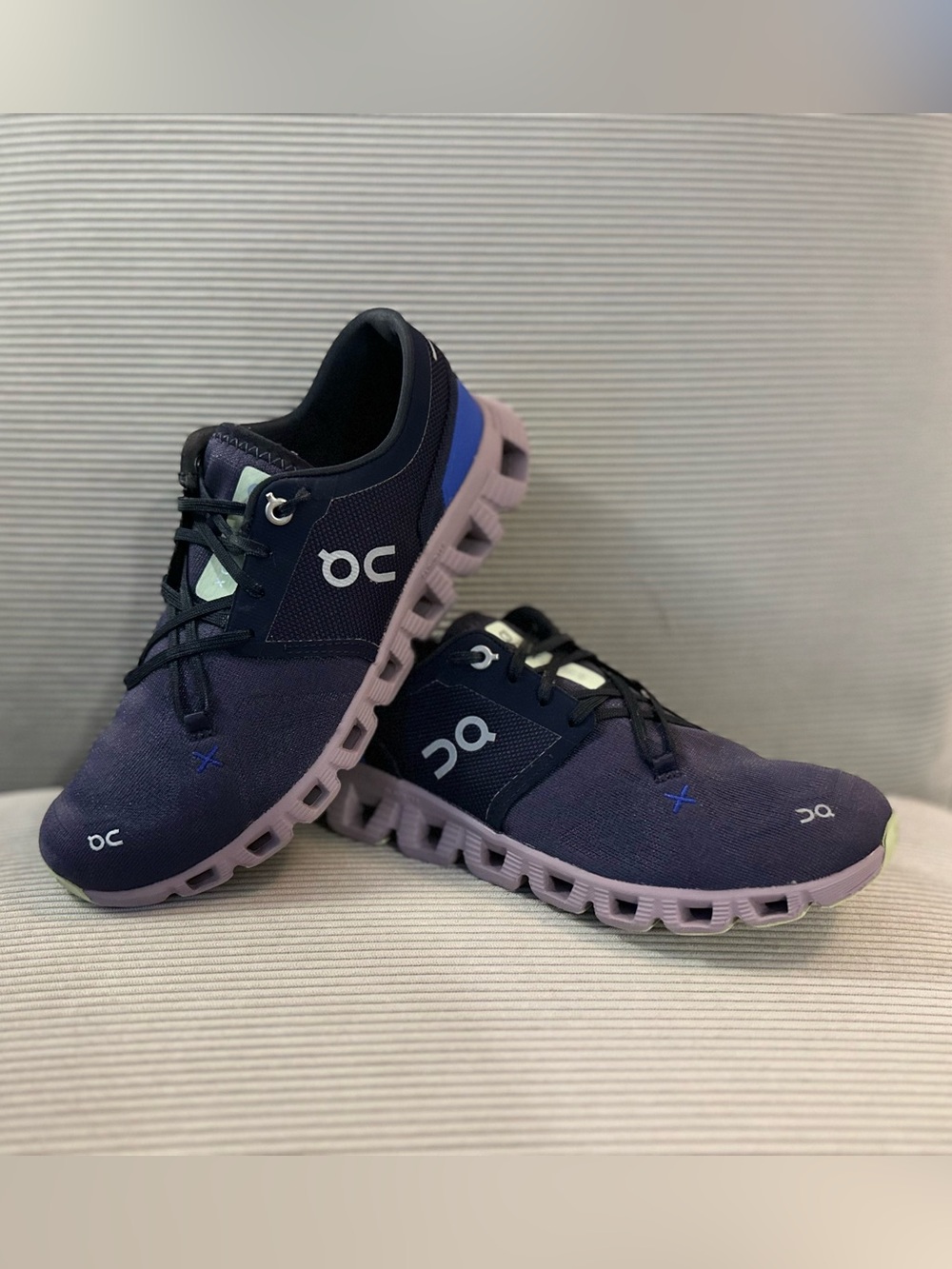 On Cloud X 3 women's running shoe in the "Midnight Heron" size 7